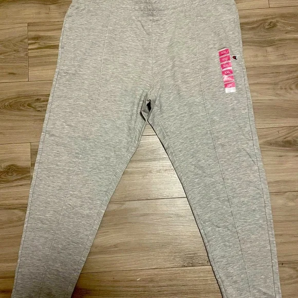 Women’s Champion gray pleated sweatpants, new, XXL